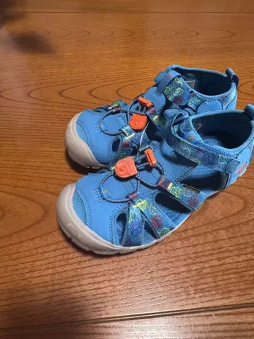 KEEN 세탁 가능 스트랩 샌들 파랑 22.5cm