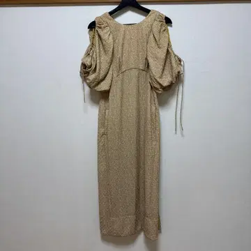 꽃무늬 오프숄더 원피스