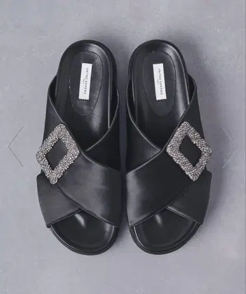 유나이티드 애로우즈 새틴 비쥬 크로스 샌들 마놀로 블라닉