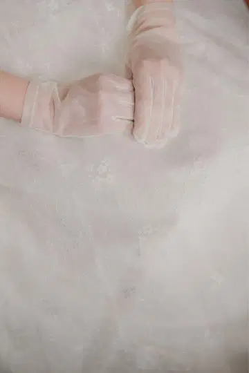 화이트 쉬폰 웨딩 그로브