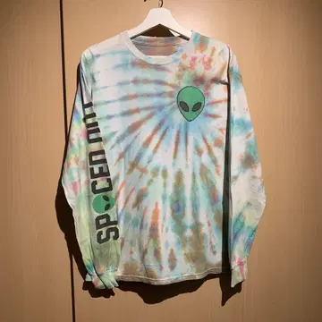 "Spaced out" 에이리언 롱 티셔츠 타이다이
