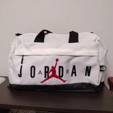 Jordan 보스턴 백 화이트/블랙/레드