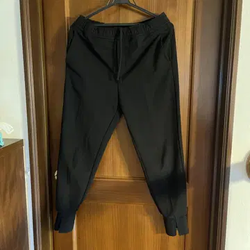 안피로 블랙 조거 팬츠