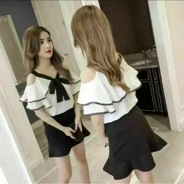 여성용 플레어 슬리브 오픈 숄더 블라우스 화이트