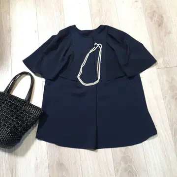 쿠미쿄쿠 케이프 슬리브 블라우스 네이비 네이비