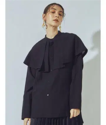 un3d 변형 셔츠 UN3D. 케이프 셔츠