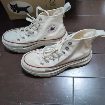 새상품급 CONVERSE 통굽 스니커즈 화이트 트렉 웨이브 23.5cm