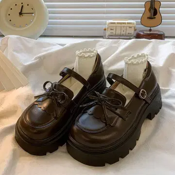 브라운 스트랩 로퍼