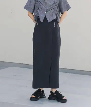 'UR TECH DRYLUXE' 린넨 라이크 슬릿 타이트 스커트