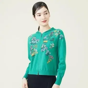 새상품급 플라워 자수 니트 후드티 자수 꽃무늬 Sybilla 시빌라