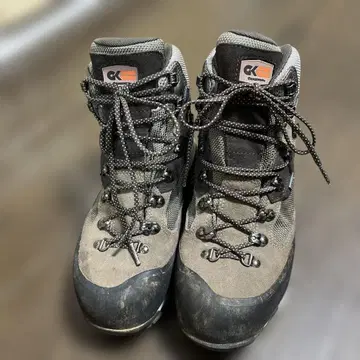 CAMPER 등산화 방수성 그레이