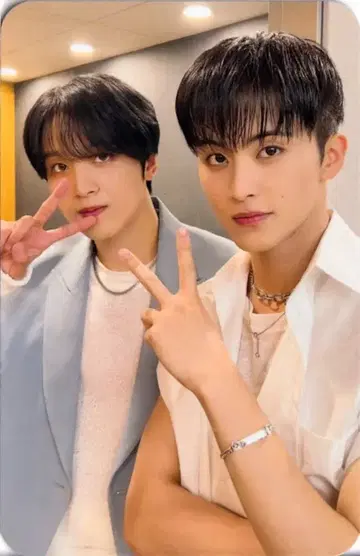 NCT DREAM mu-mo MARK/HAECHAN ISTJ B