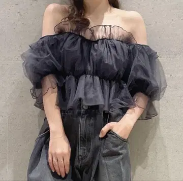 snidel 스나이델 볼륨 개더 프릴 오프숄더 블라우스