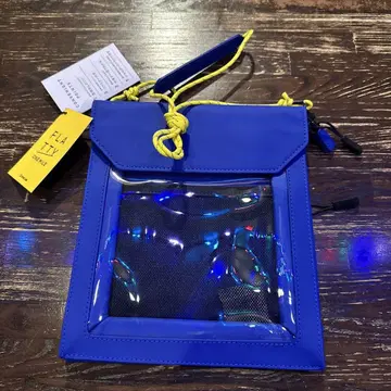 파란색 투명 포켓 부착 백