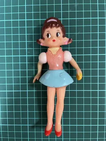 쇼와 레트로 히미츠의 아코 소프트 비닐 인형