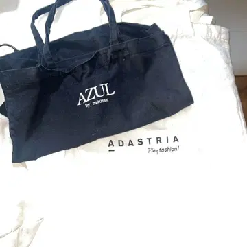 AZUL by moussy 블랙 에코백과 Danke 화이트 에코백 세트