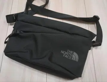 THE NORTH FACE 숄더백 블랙 [중고품 새상품급]