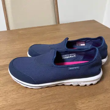 Skechers GOWALK 네이비 슬립온 복각판!