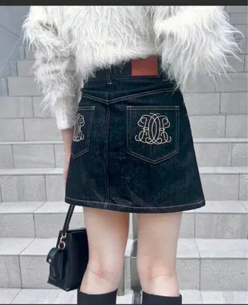 포켓 자수 사다리꼴 데님 미니 스커트