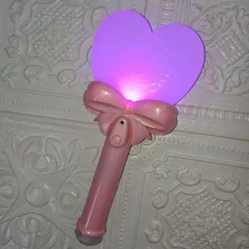 정품 산리오 퓨로랜드 한정 헬로키티 빛나는 미라클 하트 라이트