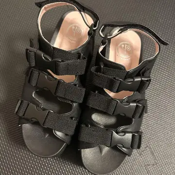 요스케 초통굽 고딕 벨트 샌들 블랙