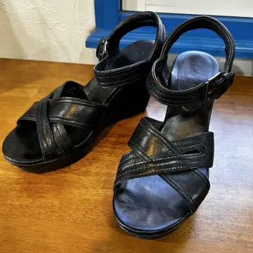 블랙 웨지 힐 샌들 콜한