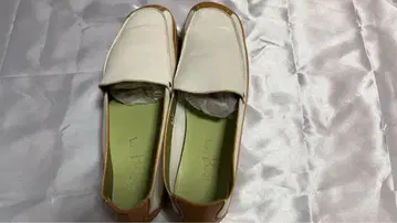 화이트 가죽 로퍼 M 사이즈
