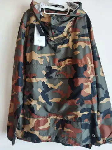 Herschel 카모 패턴 나일론 자켓 아노락
