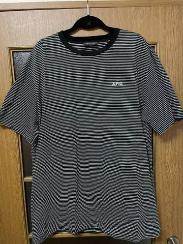 아페쎄 블랙/화이트 스트라이프 티셔츠 XL