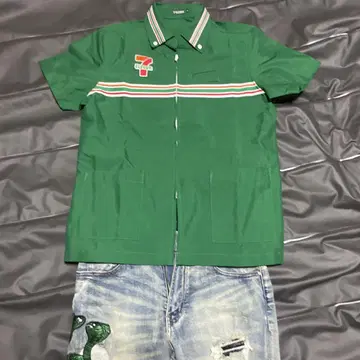 7-Eleven 반팔 셔츠 그린 여자 착용 세븐일레븐 DRIP
