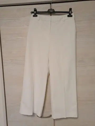 MORABITO 화이트 캐주얼 팬츠 미사용 새상품 택 없음
