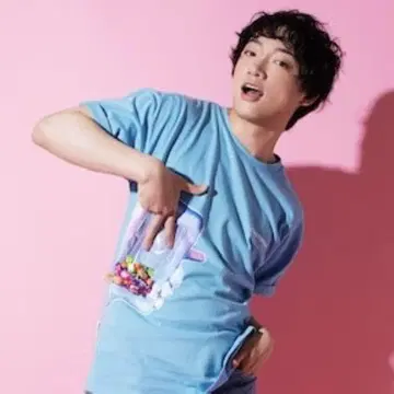 와타나베 신이치 티셔츠 블루