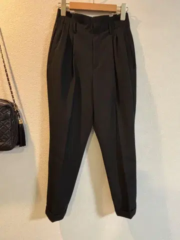 andemiu 안데뮤 슬림 레그 테이퍼드 팬츠 M 오피스 깔끔한 다용도