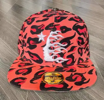 Hellstar Studios fitted hat 캡 Q