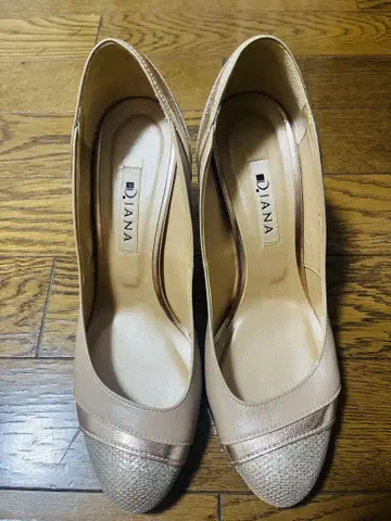 DIANA 베이지 골드 메탈릭 토 하이힐 펌프스 다이애나