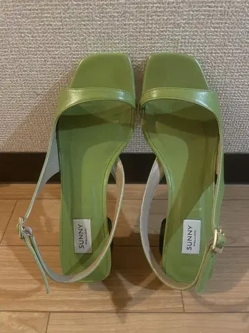 [박스 포함] PELLICO SUNNY 그린 오픈토 샌들 37