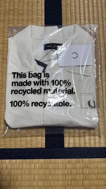 화이트 반팔 셔츠