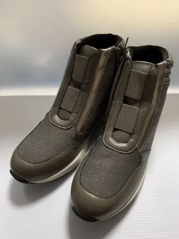 HIROKO KOSHINO 하이컷 스니커즈 24.5cm 3E