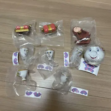 디즈니 미녀와 야수의 가챠입니다.