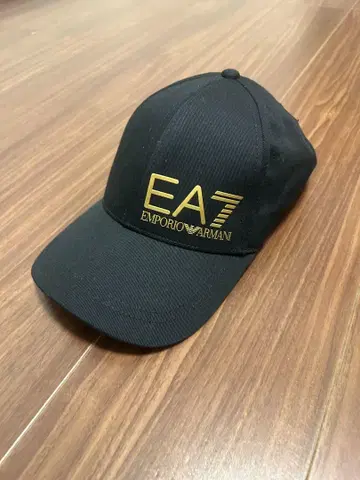 (로고 골드 컬러) EA7 Emporio Armani 야구 모자 블랙