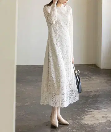NOBLE 노블 플라워 코드 레이스 플레어 원피스