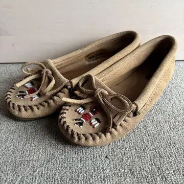 미네통카 MINNETONKA 프린지 모카신 썬더버드 2 스웨이드