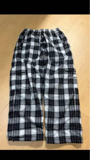 xlarge 체크 무늬 카고 팬츠 M 사이즈