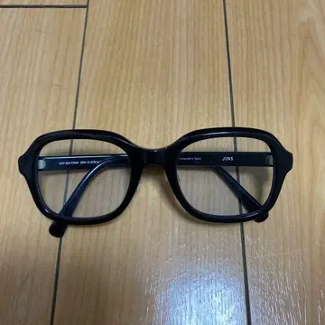 JINS 박스형 블랙 안경