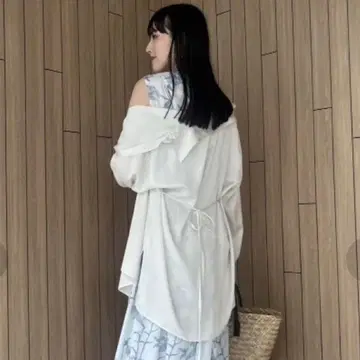글로스 새틴 셔츠 FRAY I.D 프레이 아이디