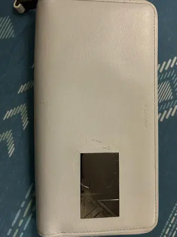 캘빈클라인 화이트 장지갑