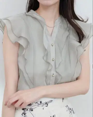 프릴 블라우스