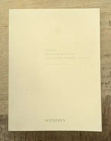 제인 케네디 오나시스 유산에서 나온 보석  4월