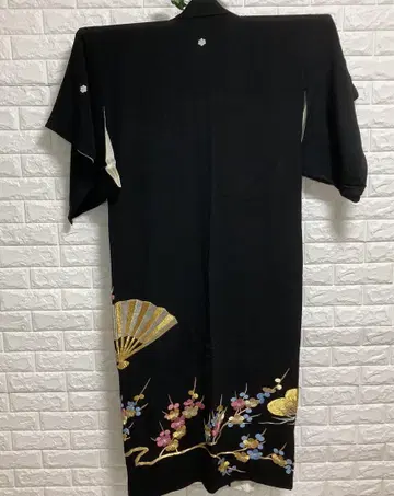 앤티크 블랙 전통 예복 기모노 가문 오동나무 레트로 밑단 금 자수