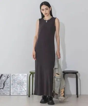 JEANASIS 블리치 컷 리브 슬리브리스 원피스